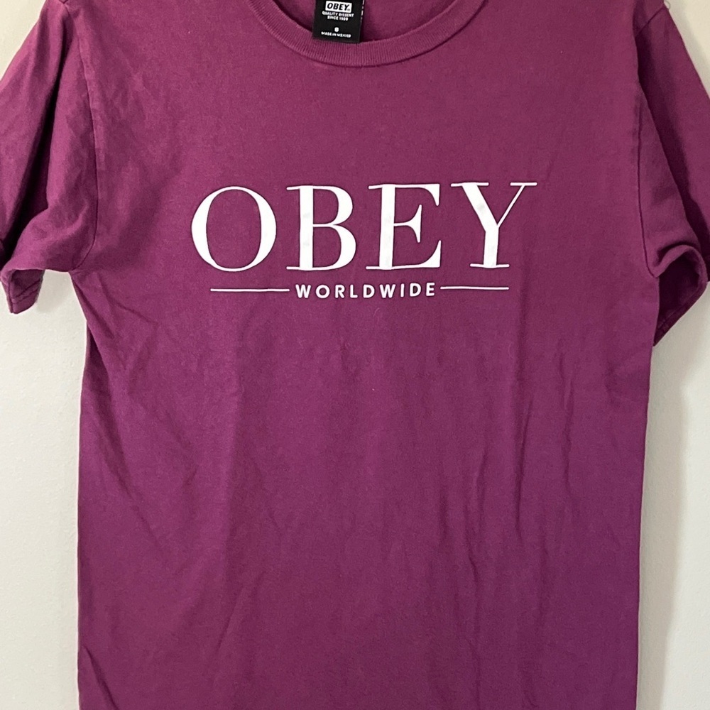 OBEY Worldwide Men's T Shirt Size Small Short Sleeve purple